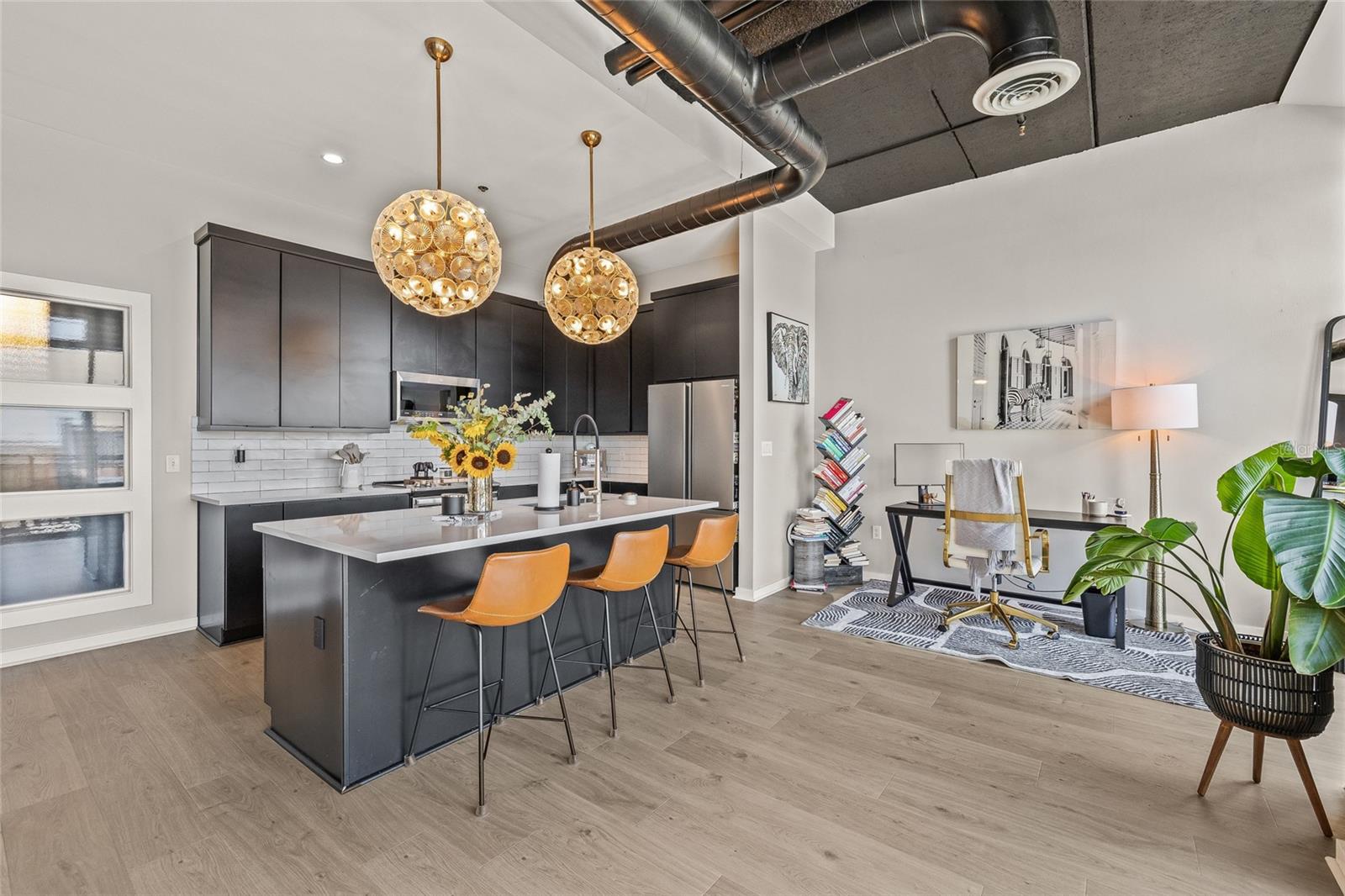 Image 18 of 48 For 175 2nd Street S 809