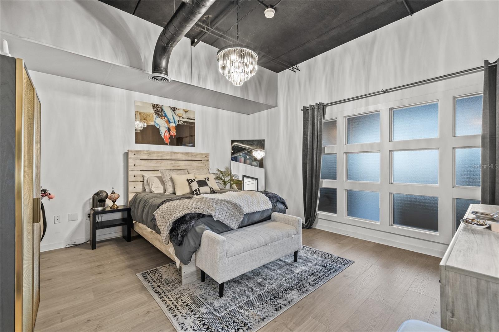 Image 29 of 48 For 175 2nd Street S 809