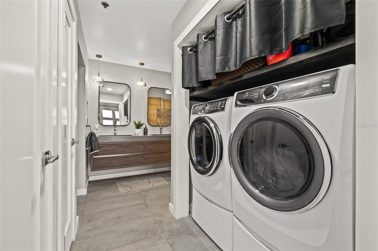 Image 34 of 48 For 175 2nd Street S 809