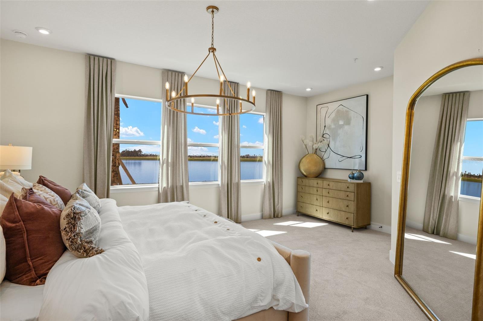 Image 17 of 32 For 12785 Jade Empress Loop 102