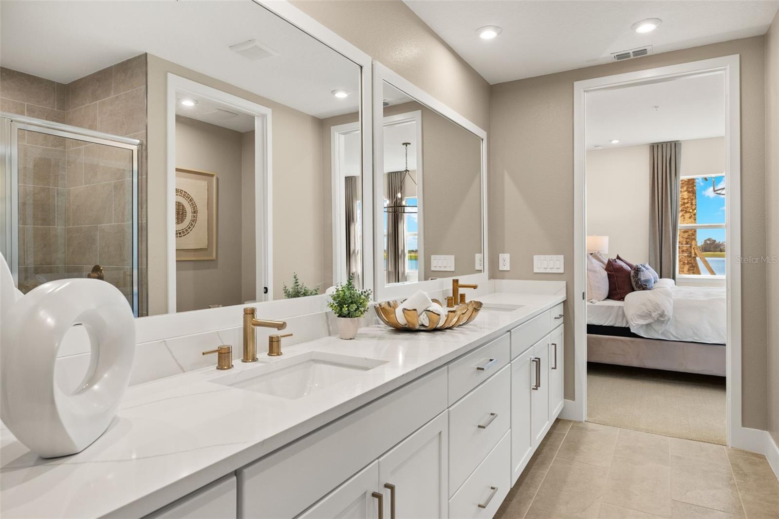 Image 20 of 32 For 12785 Jade Empress Loop 102