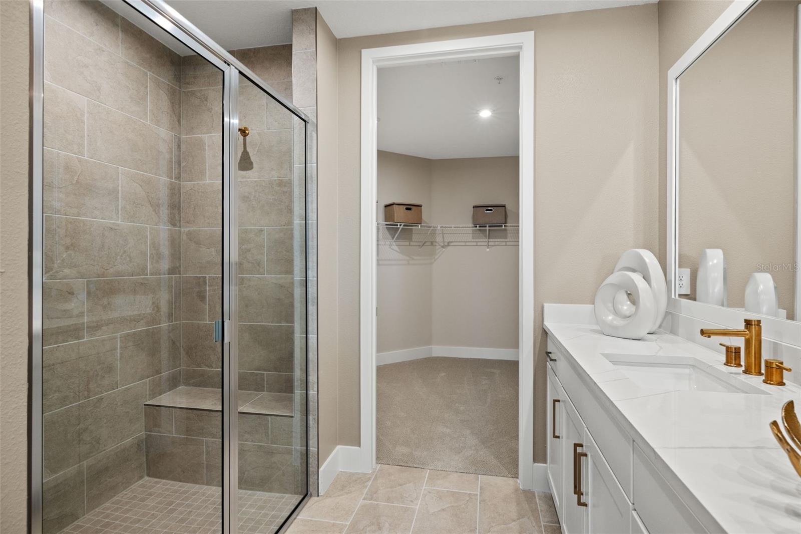 Image 24 of 32 For 12785 Jade Empress Loop 102