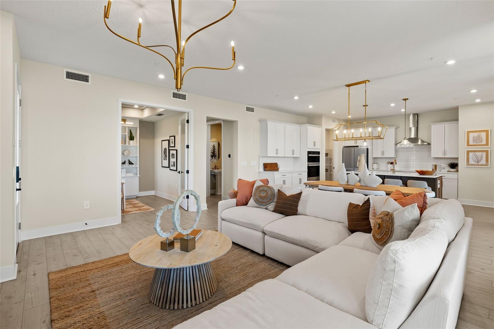 Image 6 of 32 For 12785 Jade Empress Loop 102