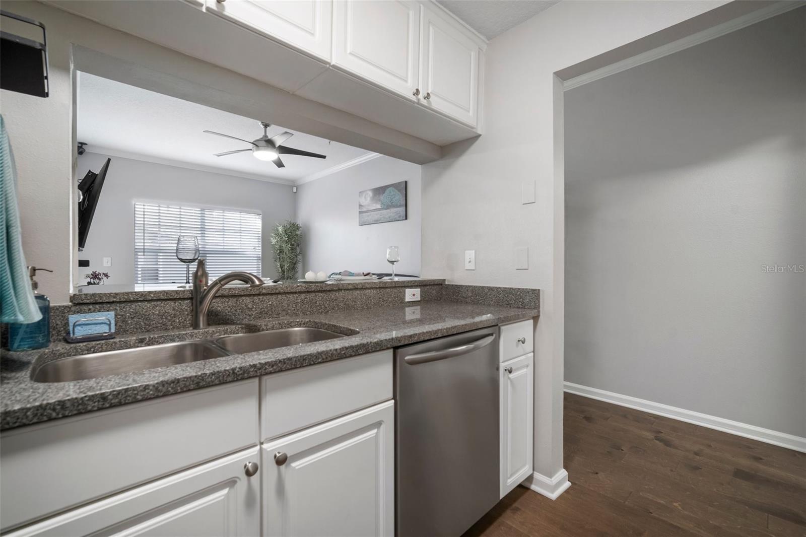 Image 6 of 69 For 800 Dakota Avenue 221