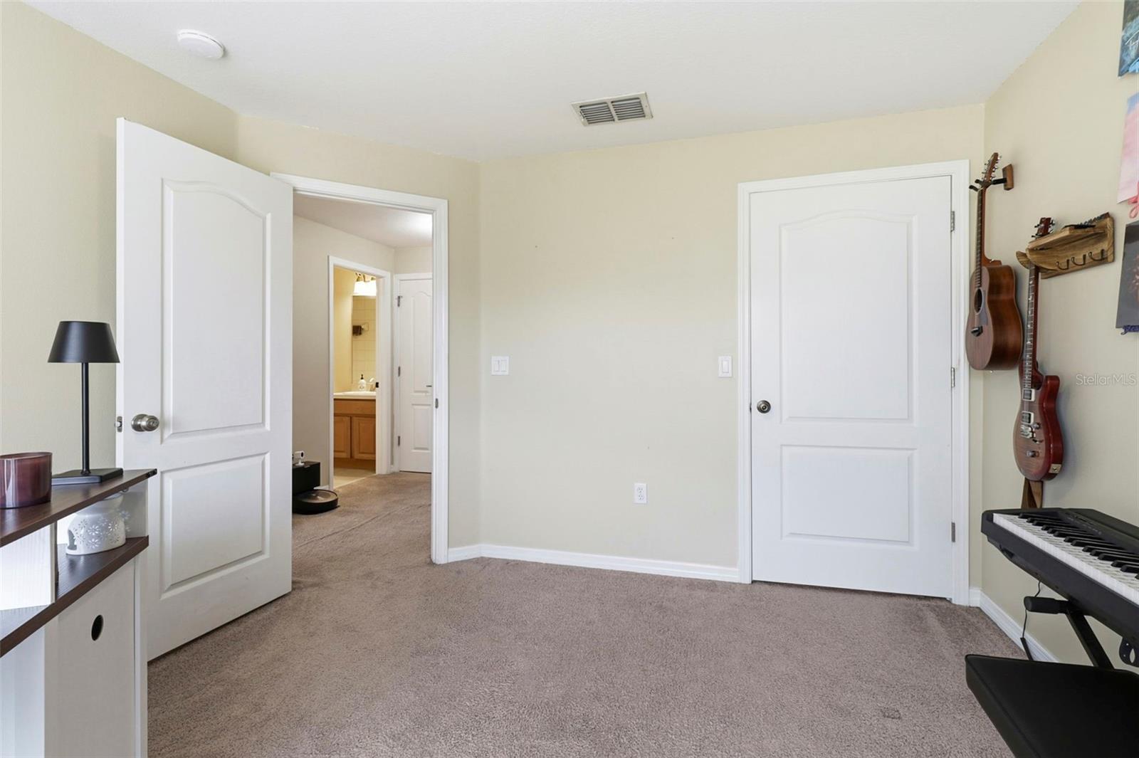 Image 21 of 45 For 10144 Arbor Run Drive 70