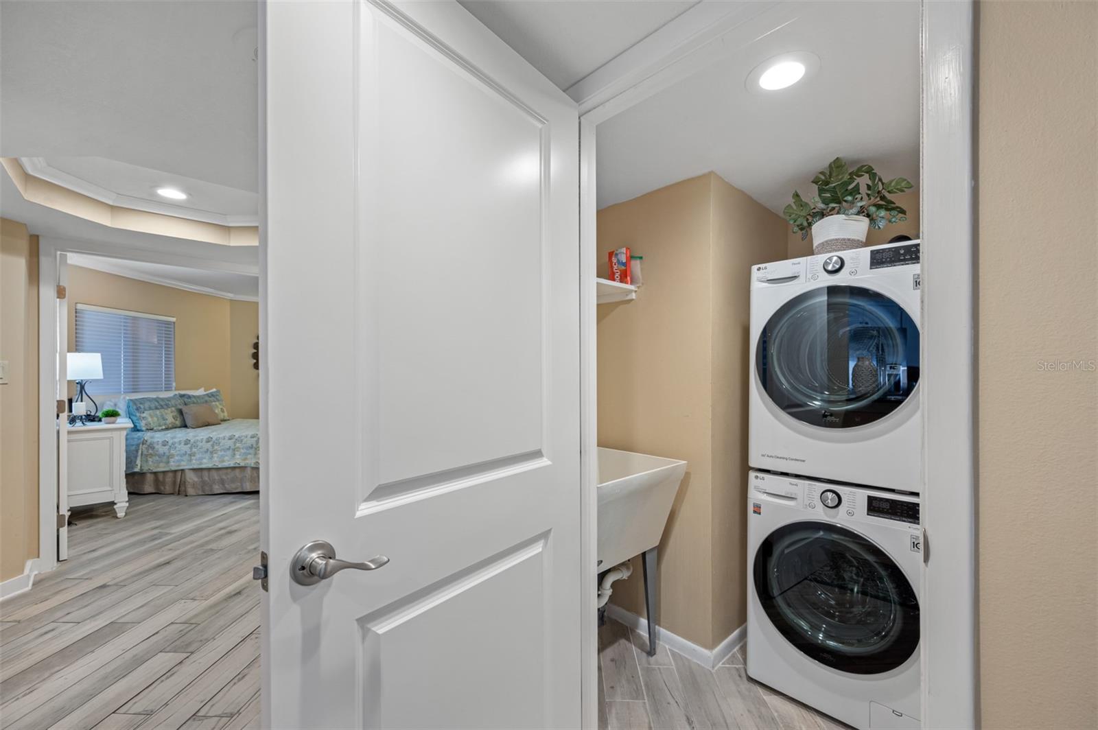 Image 25 of 60 For 1340 Gulf Boulevard 16b