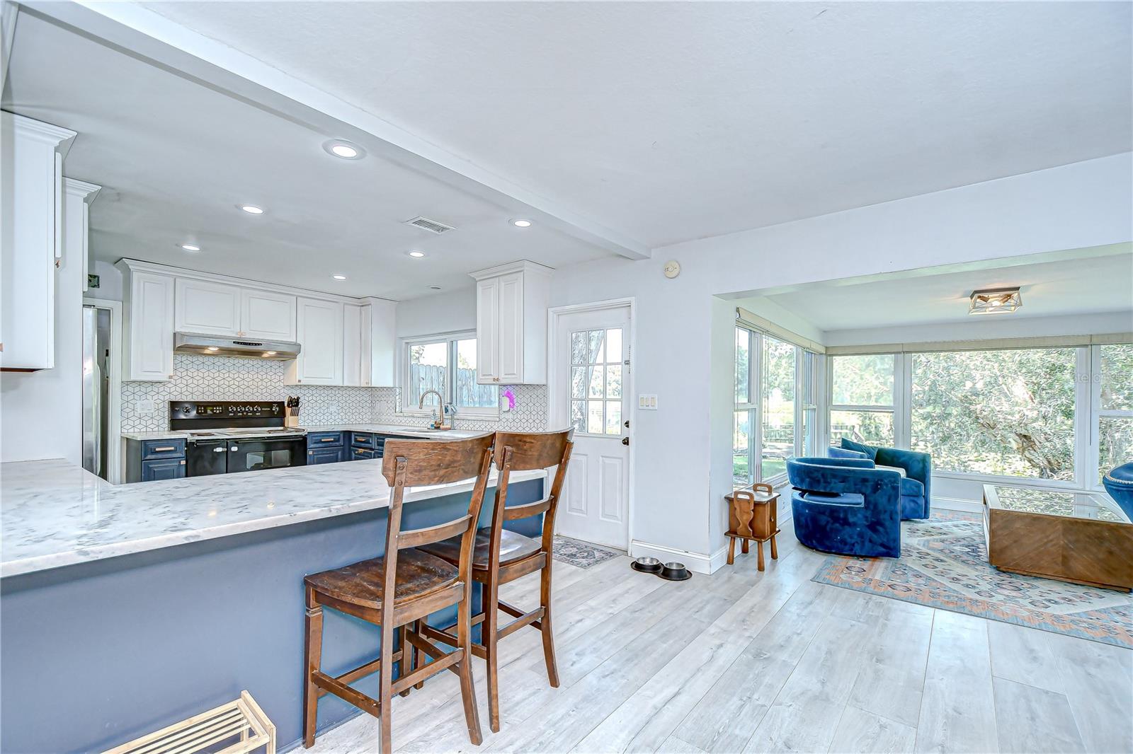 Image 17 of 41 For 910 Linwood Terrace