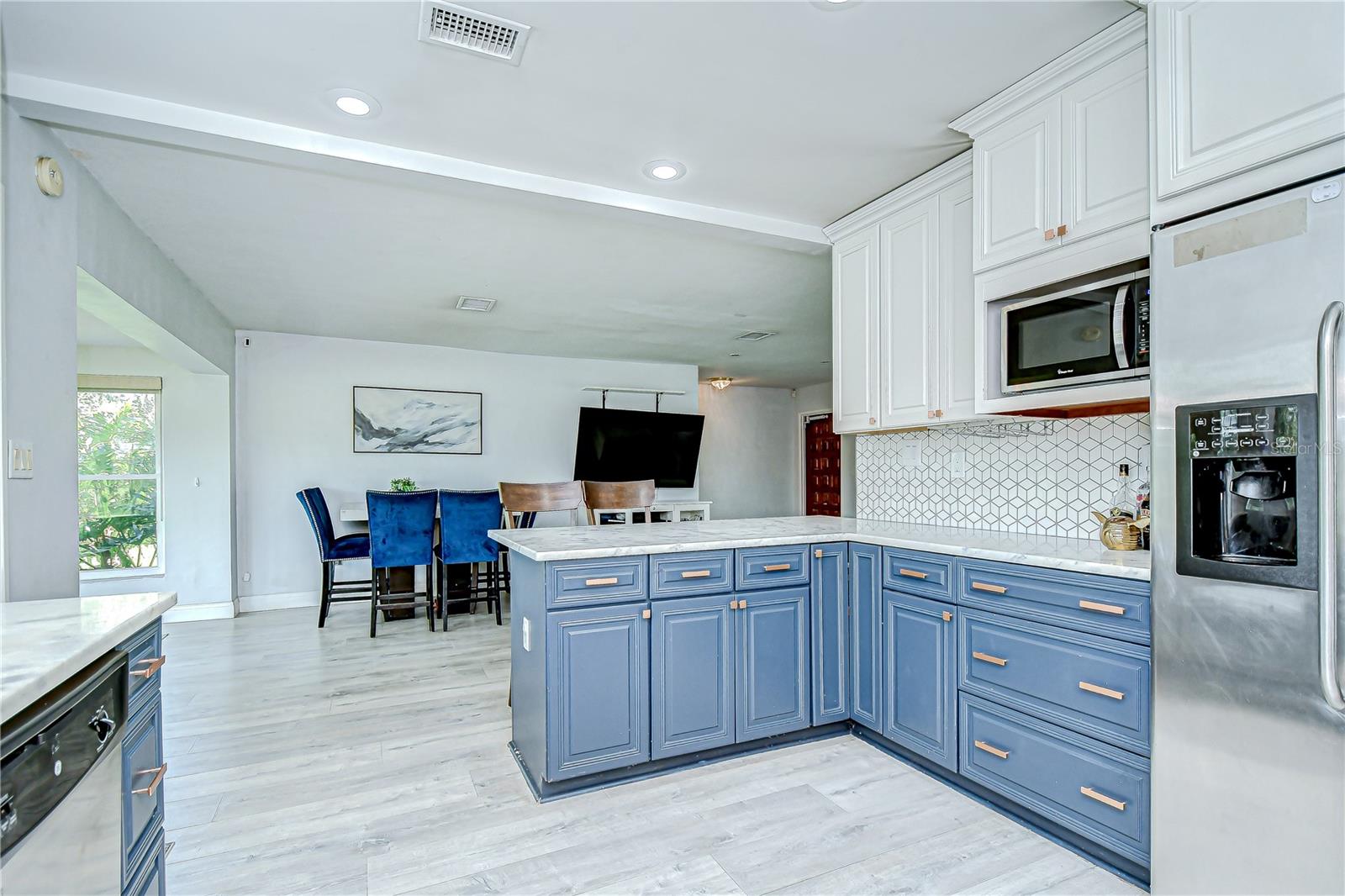 Image 21 of 41 For 910 Linwood Terrace