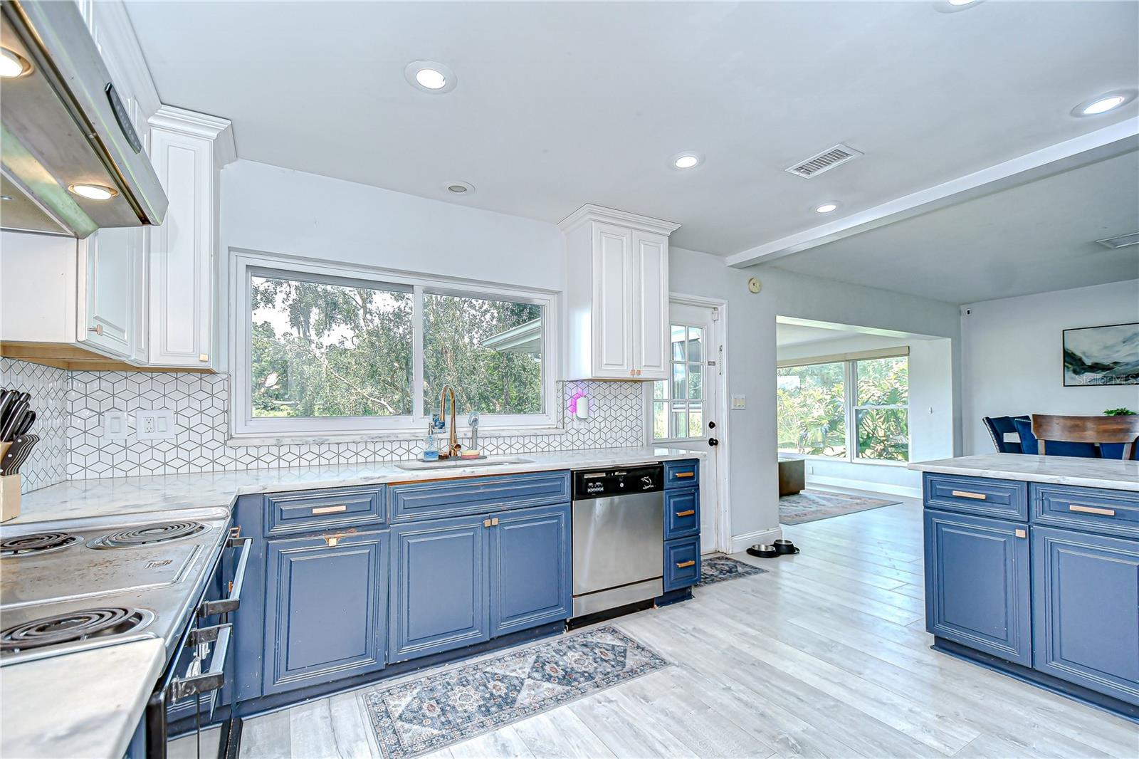 Image 22 of 41 For 910 Linwood Terrace