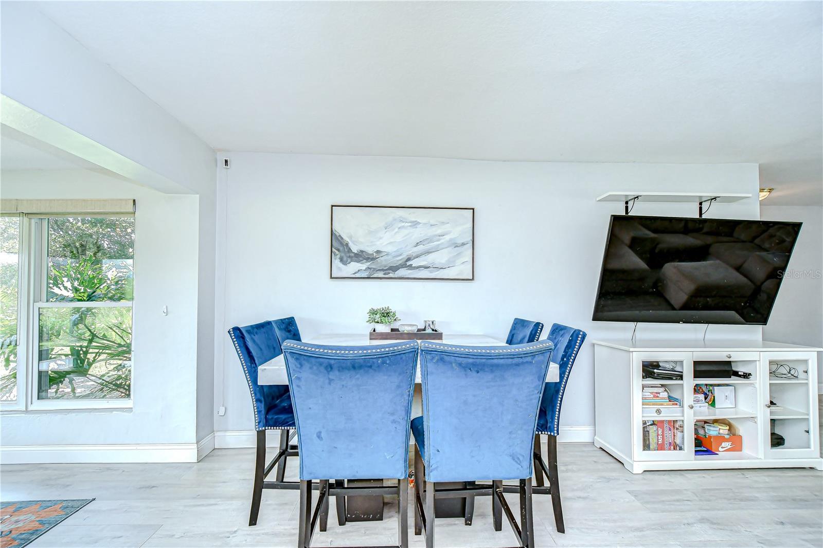 Image 9 of 41 For 910 Linwood Terrace