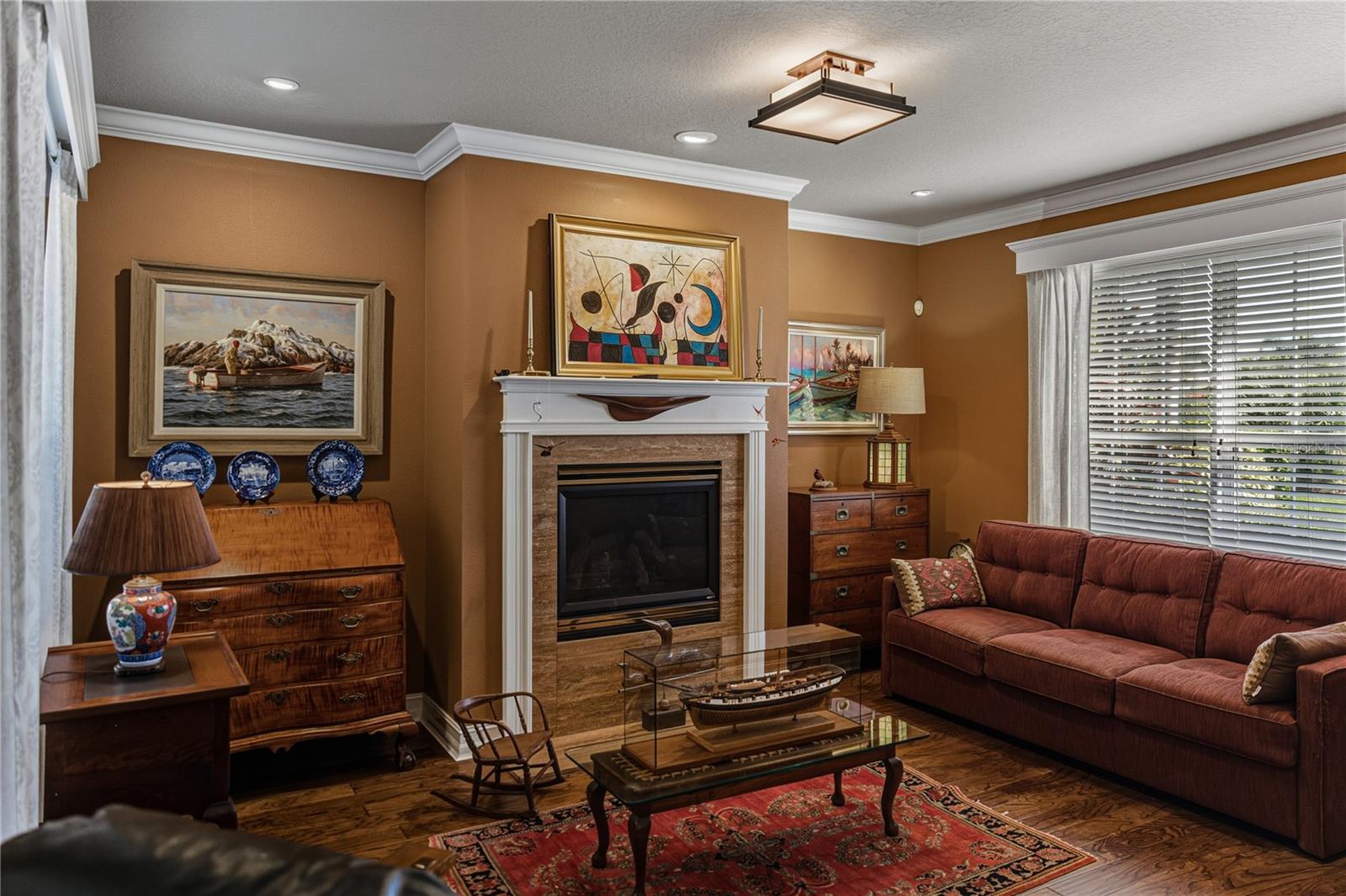 Image 10 of 95 For 313 10th Avenue E