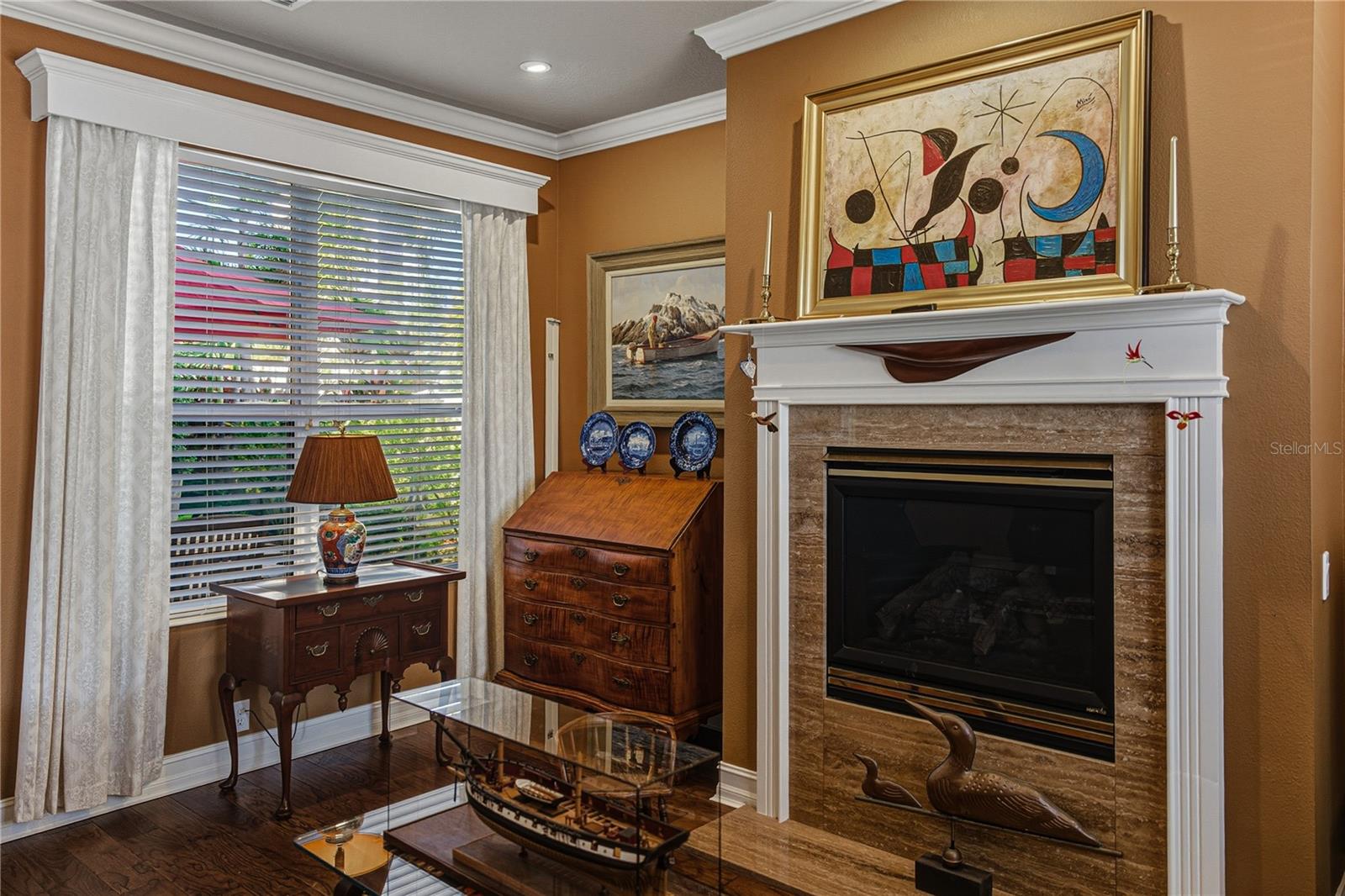 Image 11 of 95 For 313 10th Avenue E