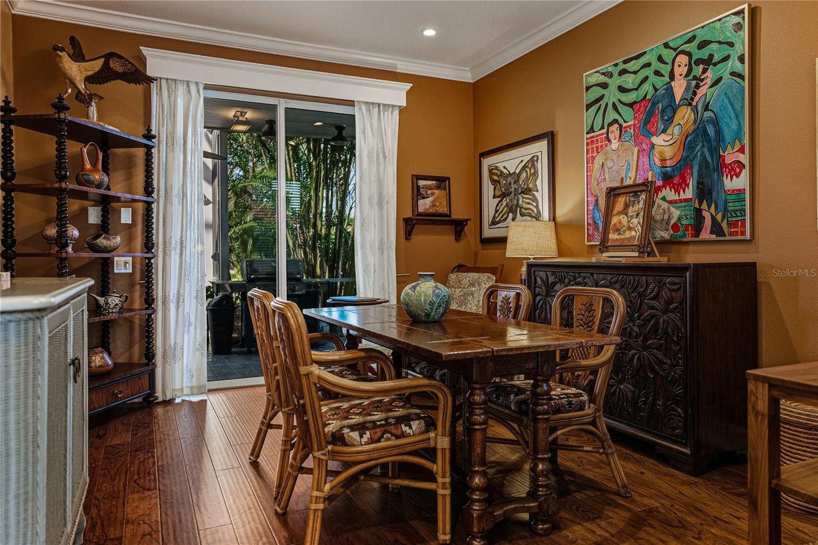 Image 13 of 95 For 313 10th Avenue E