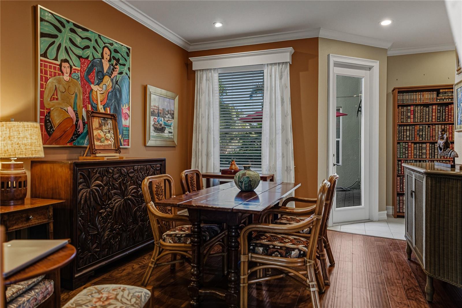 Image 14 of 95 For 313 10th Avenue E