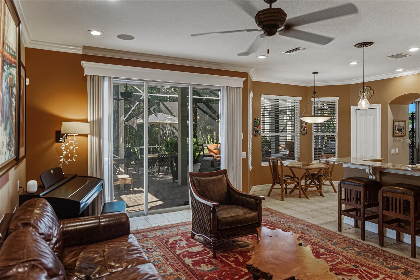 Image 24 of 95 For 313 10th Avenue E