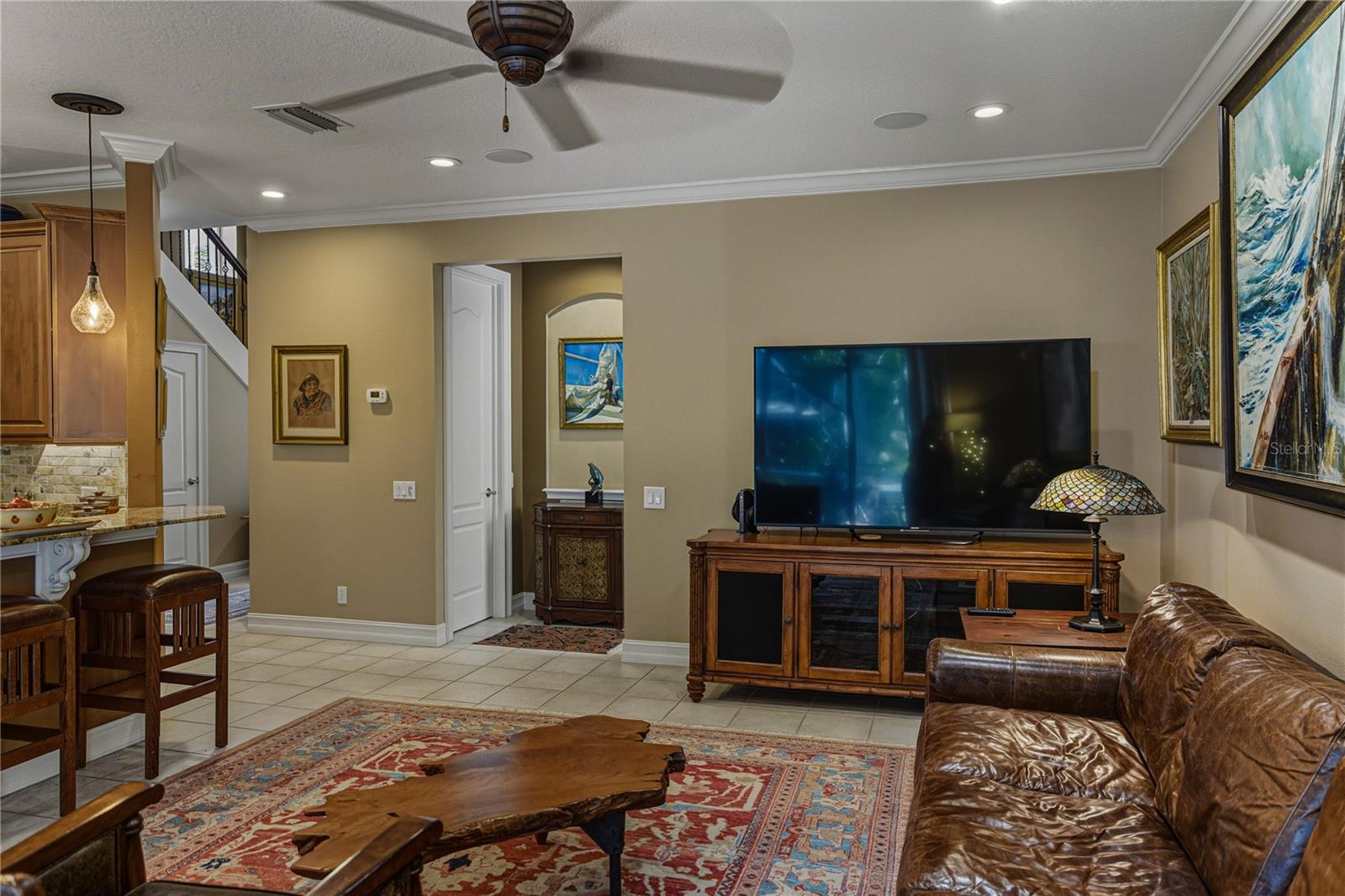 Image 27 of 95 For 313 10th Avenue E