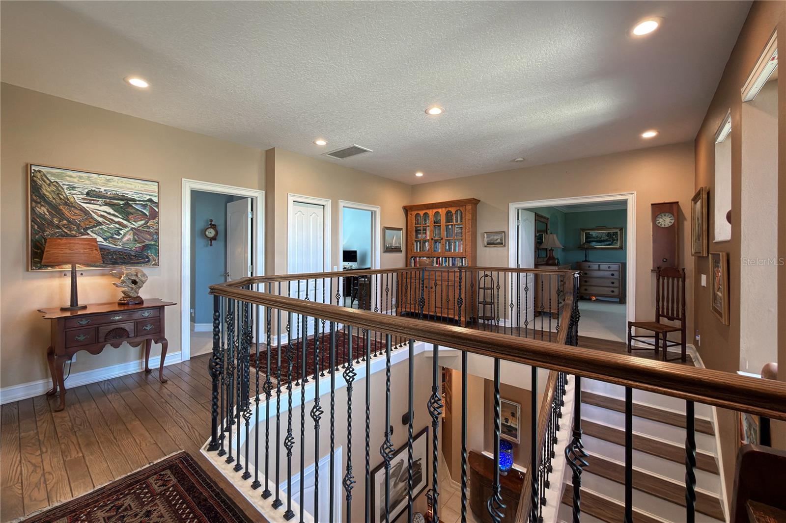 Image 29 of 95 For 313 10th Avenue E