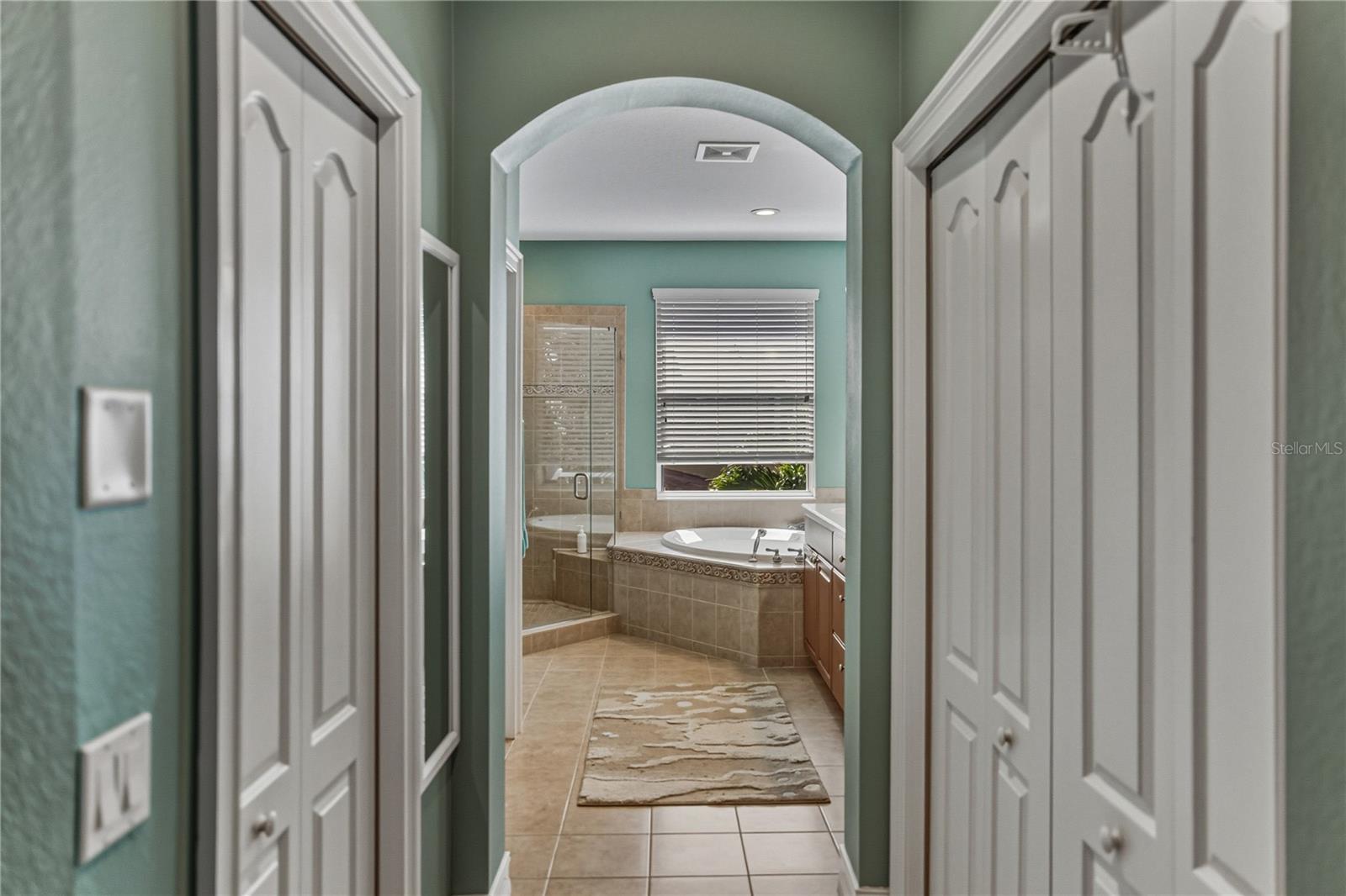 Image 36 of 95 For 313 10th Avenue E