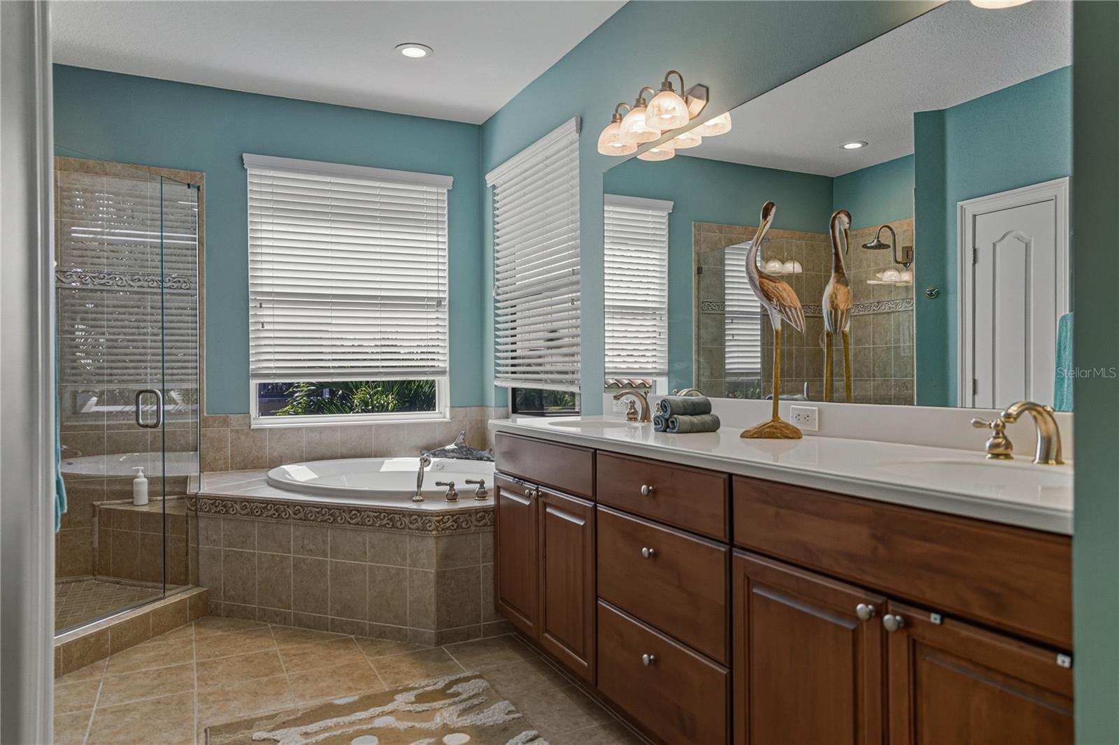 Image 37 of 95 For 313 10th Avenue E