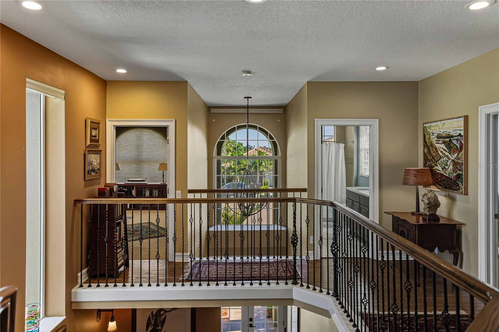 Image 46 of 95 For 313 10th Avenue E