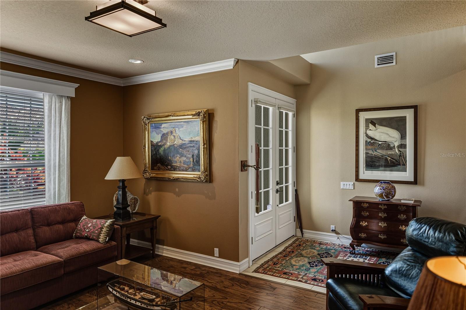 Image 9 of 95 For 313 10th Avenue E