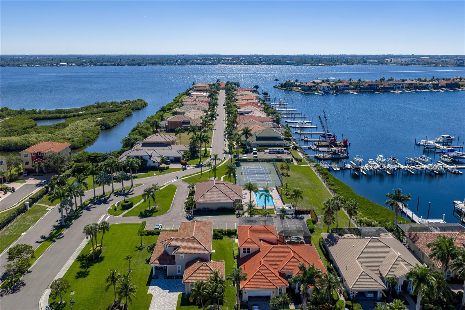 Image 94 of 95 For 313 10th Avenue E