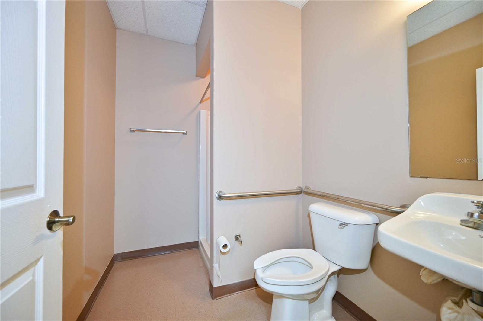 Image 22 of 25 For 6953 Fowler Avenue