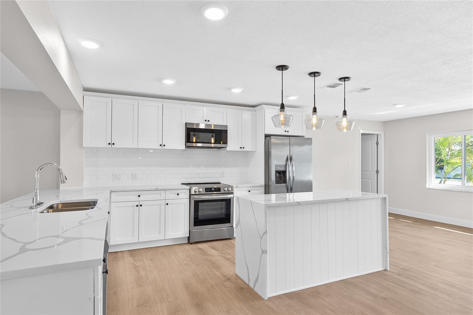 Image 10 of 31 For 1905 West Shore Boulevard