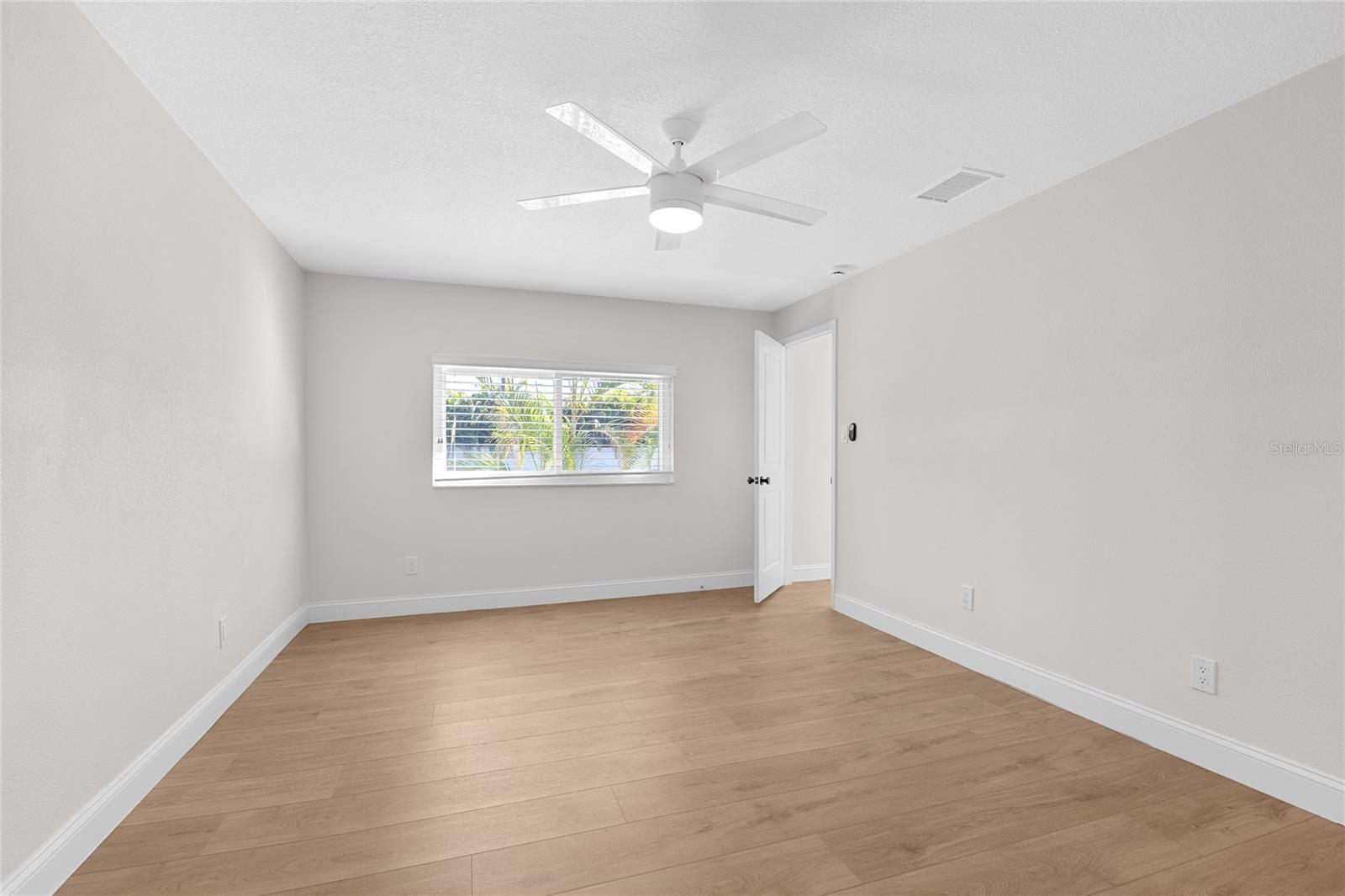 Image 15 of 31 For 1905 West Shore Boulevard