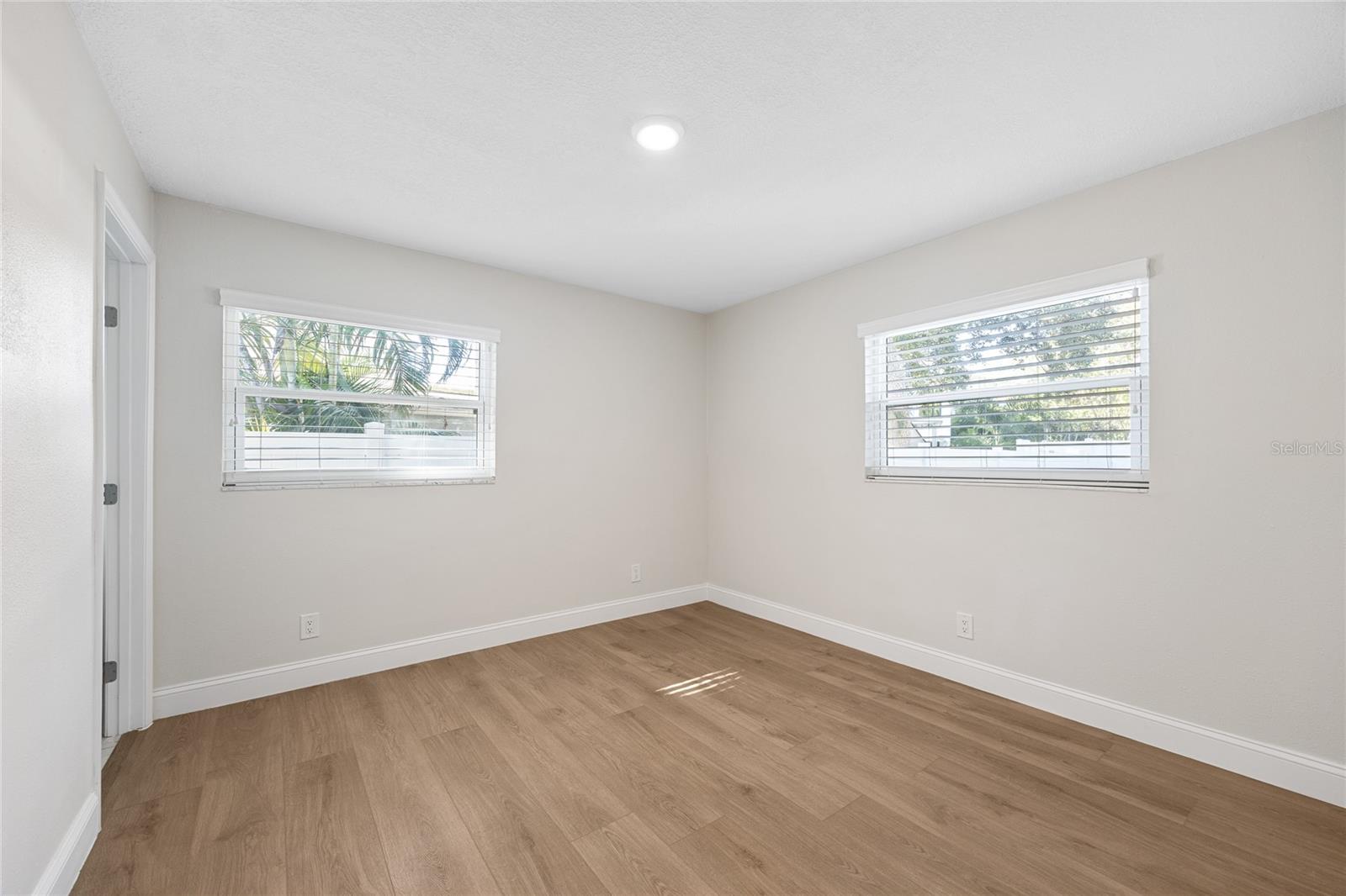 Image 19 of 31 For 1905 West Shore Boulevard