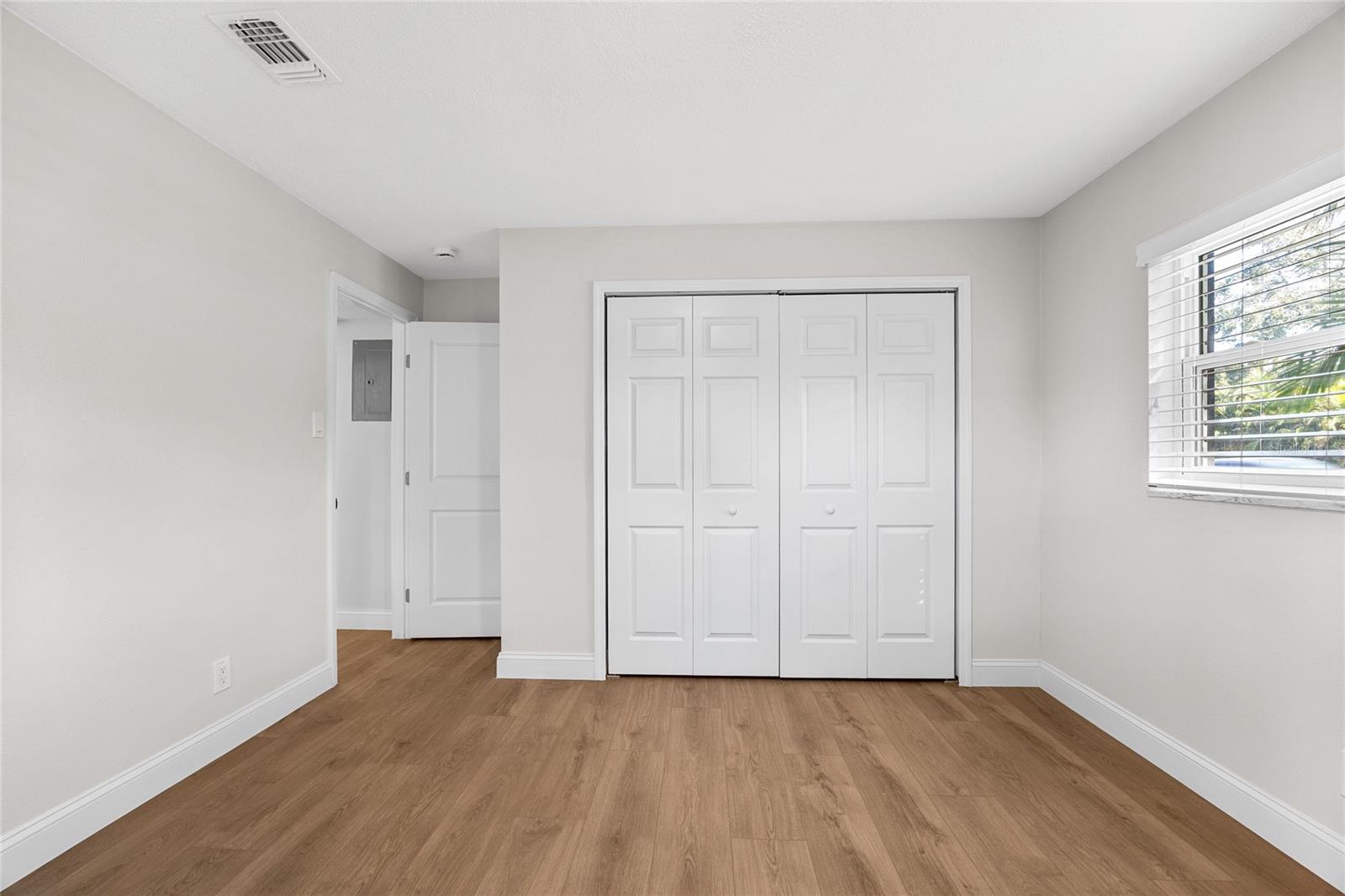 Image 23 of 31 For 1905 West Shore Boulevard