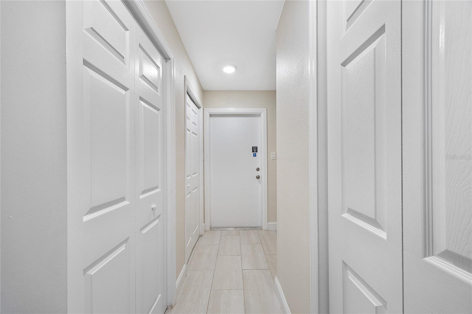 Image 25 of 31 For 1905 West Shore Boulevard