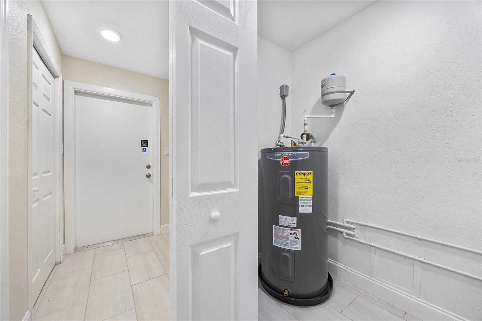 Image 27 of 31 For 1905 West Shore Boulevard