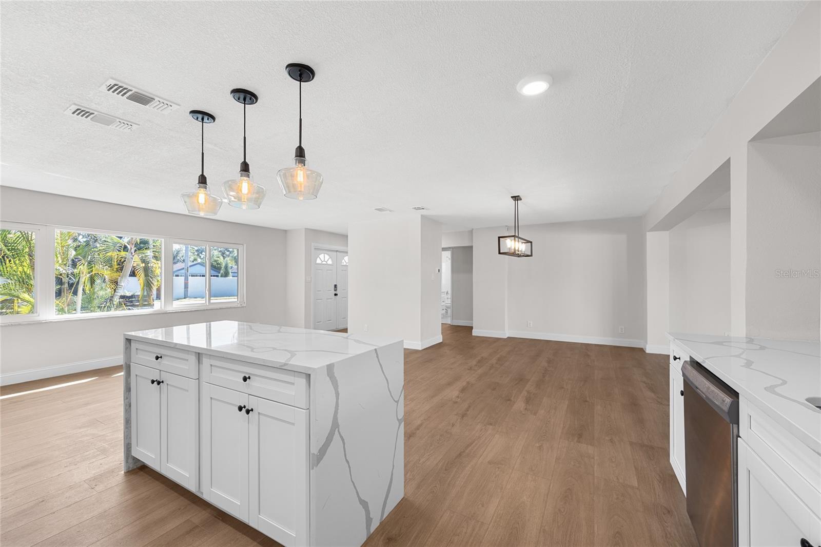 Image 9 of 31 For 1905 West Shore Boulevard