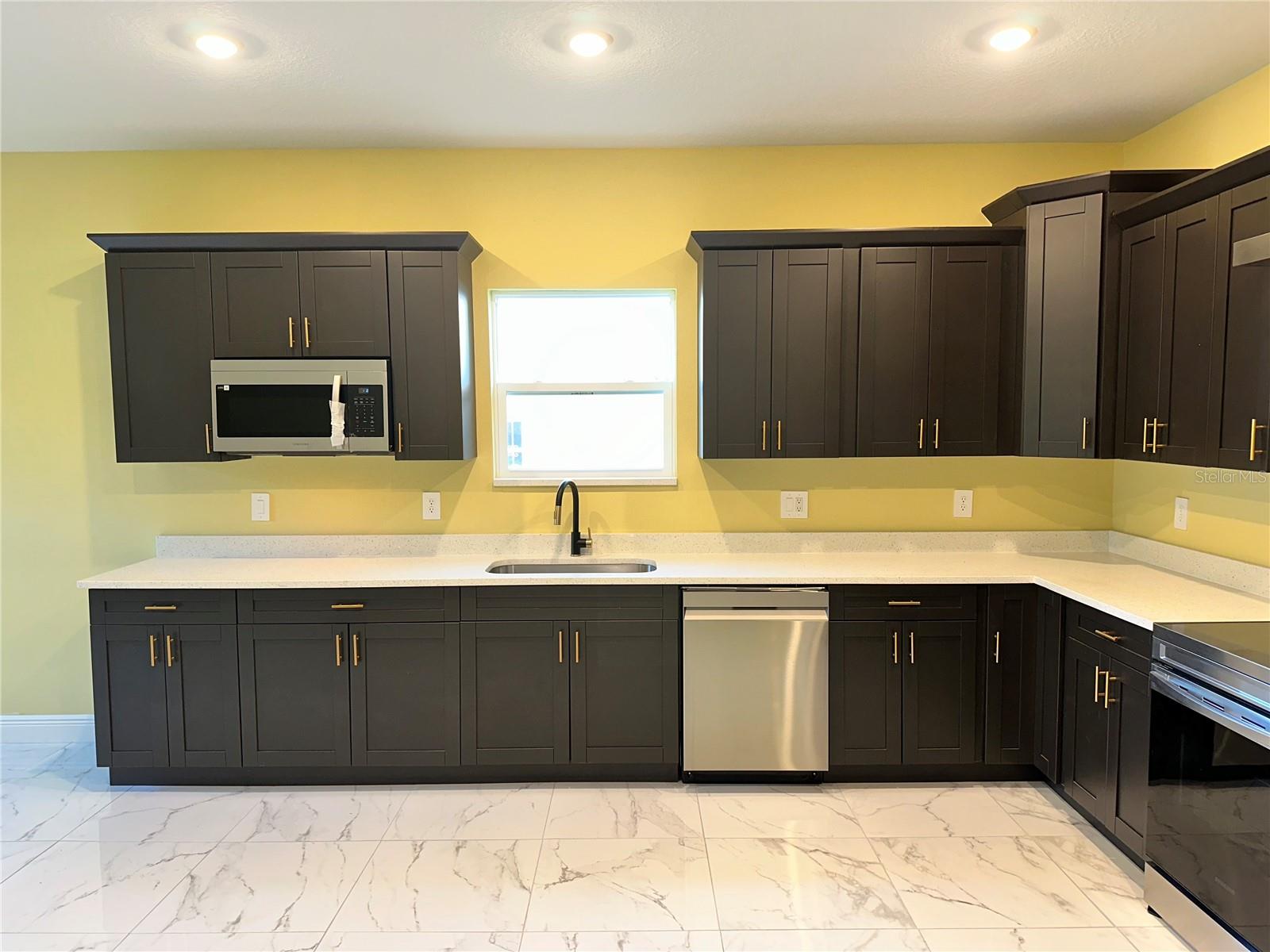 Image 10 of 36 For 419 Tillman Avenue