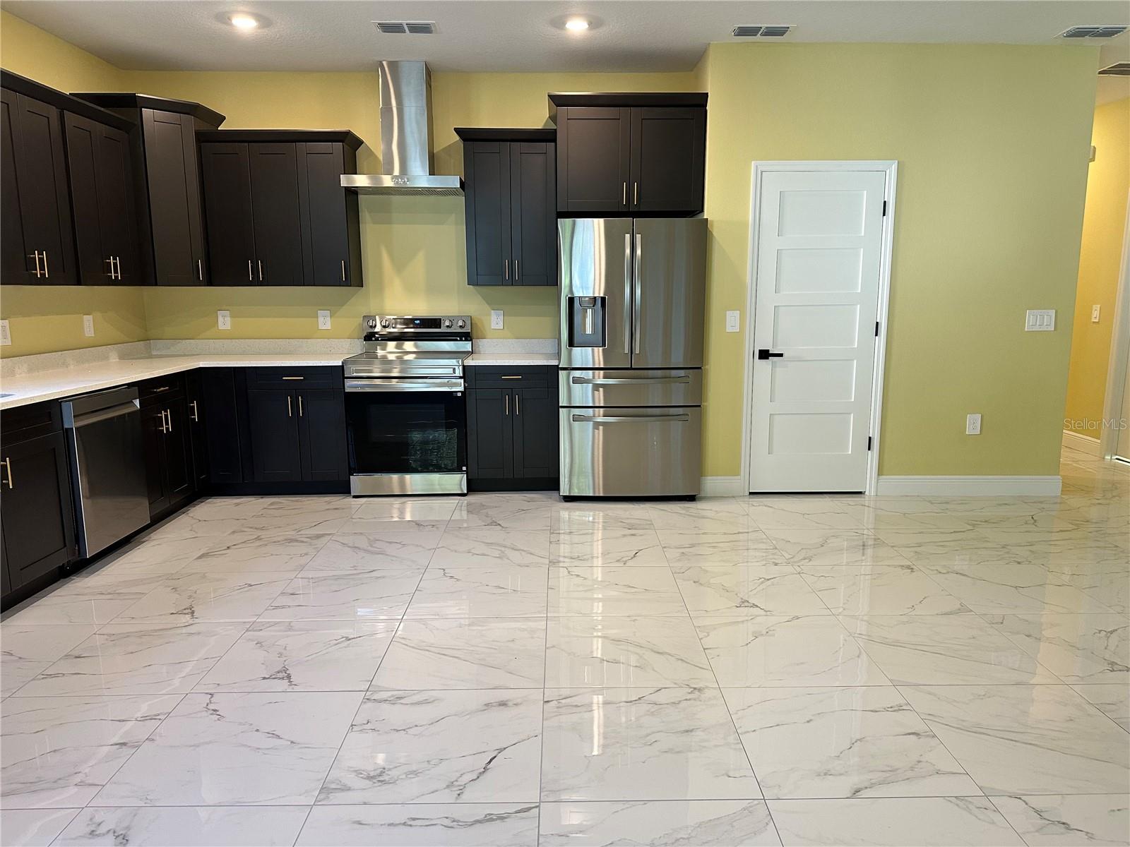 Image 6 of 36 For 419 Tillman Avenue