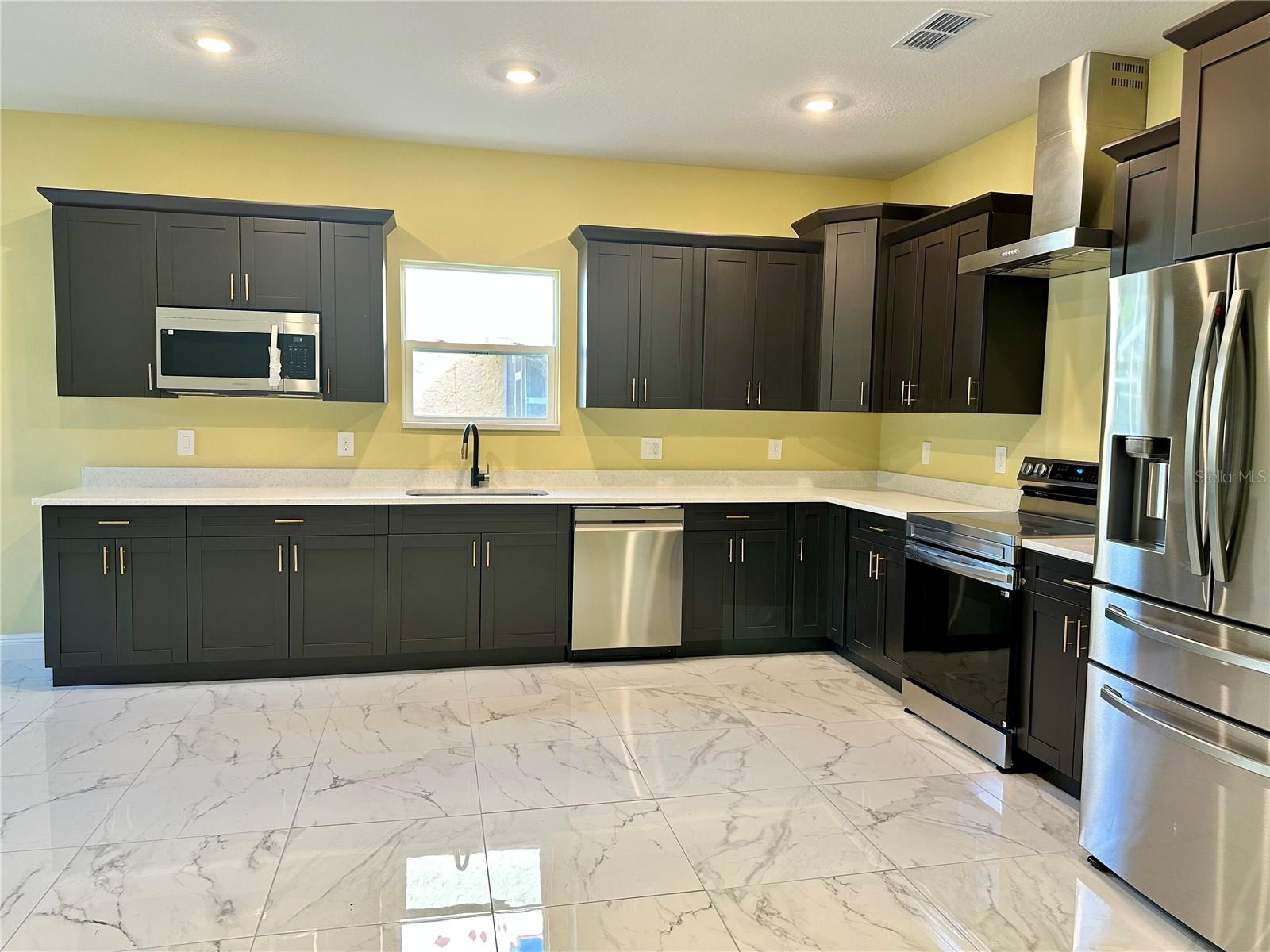 Image 7 of 36 For 419 Tillman Avenue