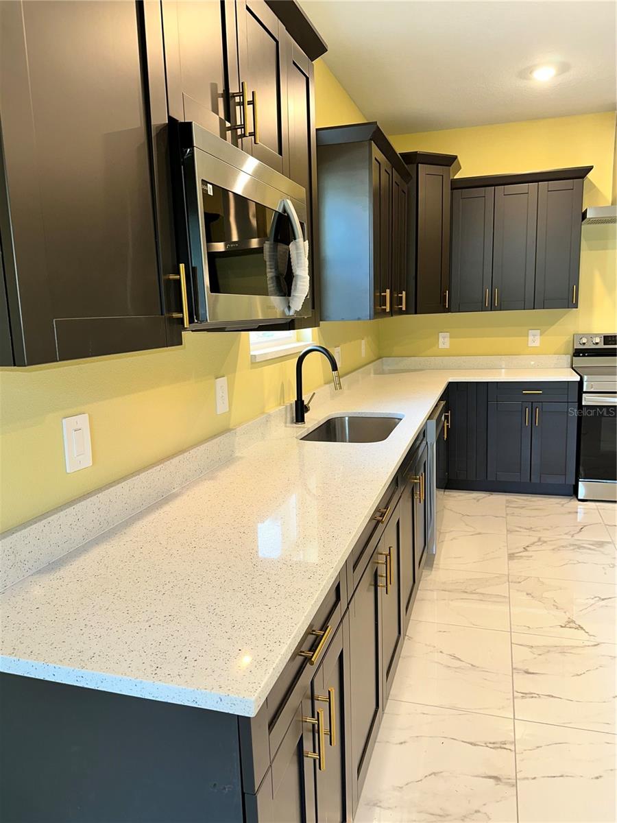 Image 8 of 36 For 419 Tillman Avenue