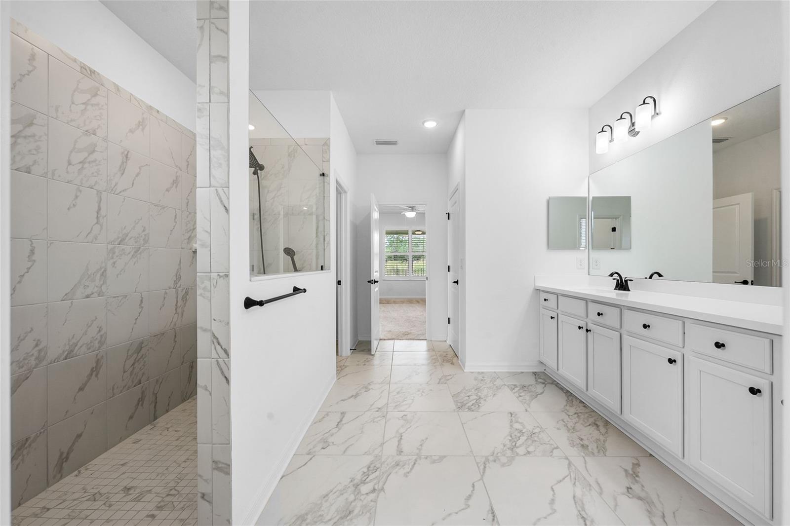 Image 34 of 60 For 19819 Tattnall Way