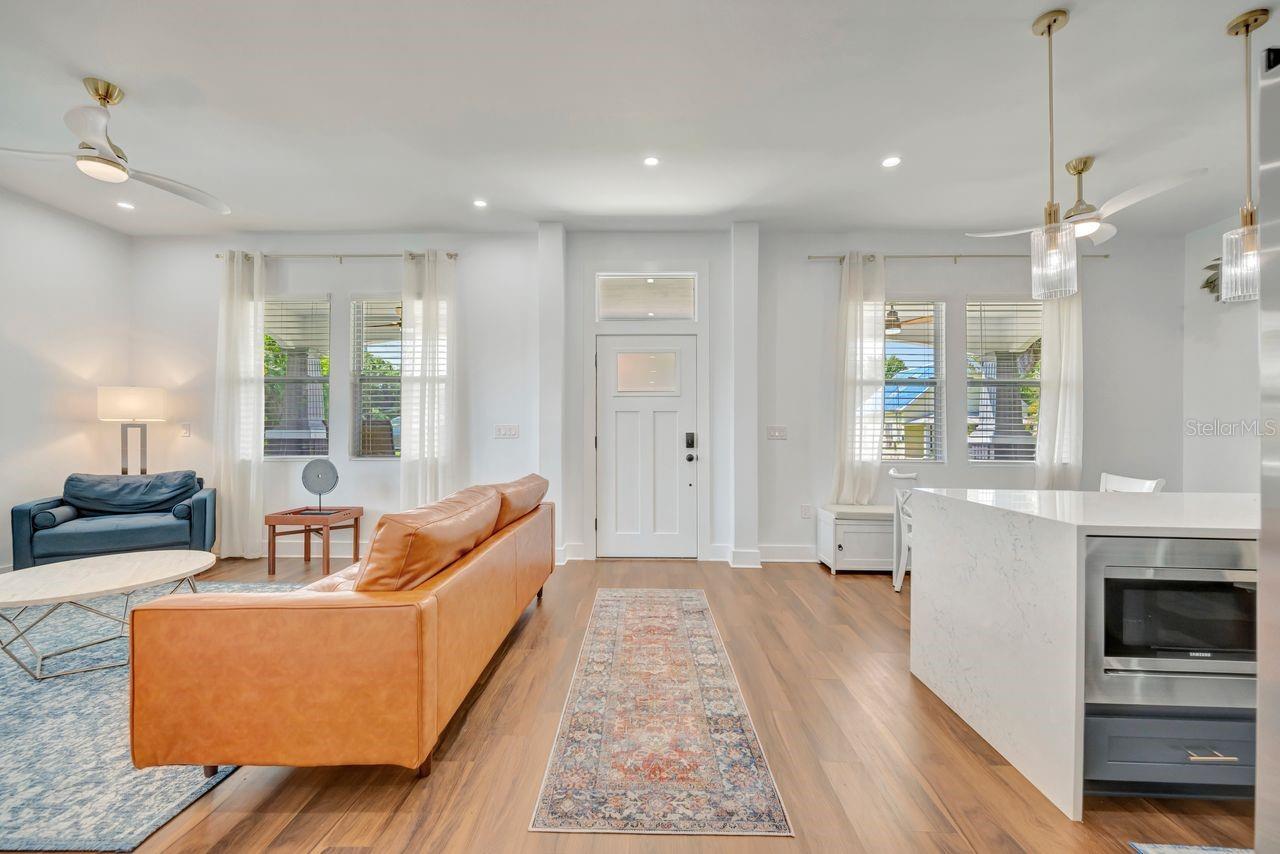 Image 11 of 42 For 2318 9th Avenue