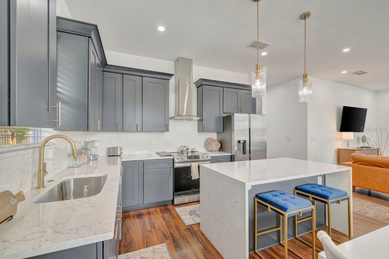 Image 14 of 42 For 2318 9th Avenue