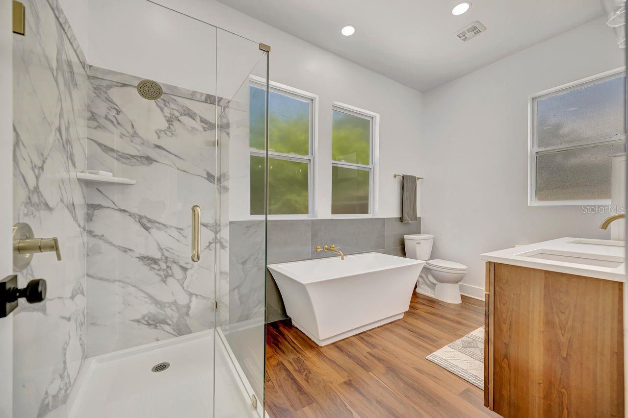 Image 23 of 42 For 2318 9th Avenue