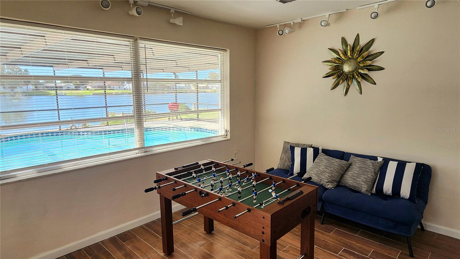 Image 18 of 24 For 9709 Lakeside Lane