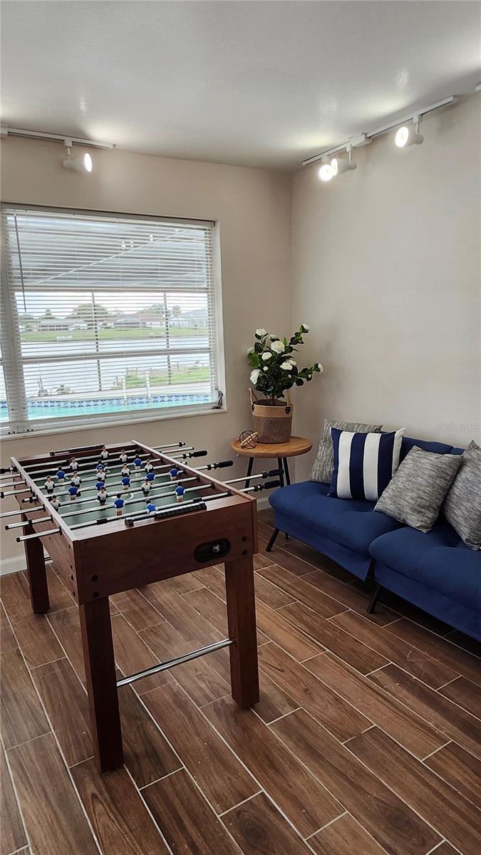 Image 19 of 24 For 9709 Lakeside Lane