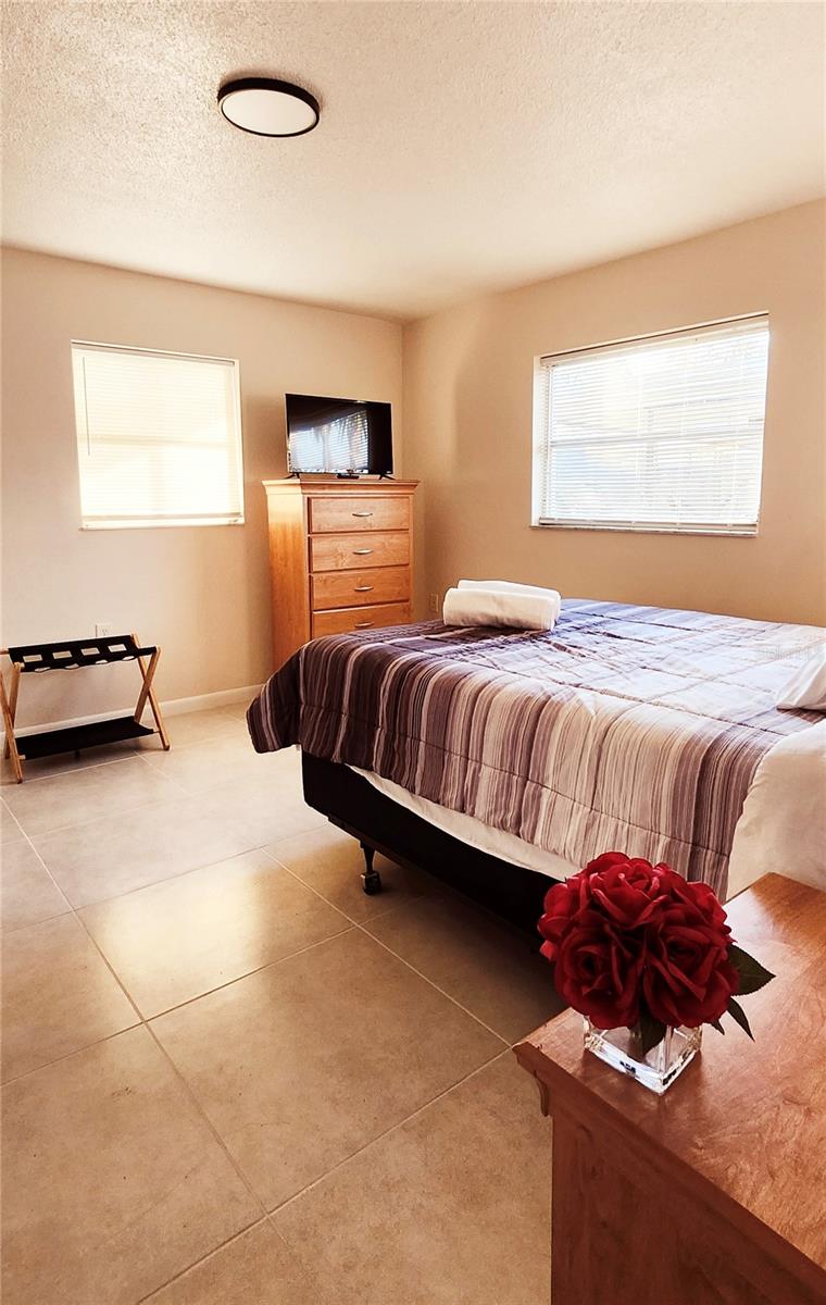 Image 21 of 24 For 9709 Lakeside Lane