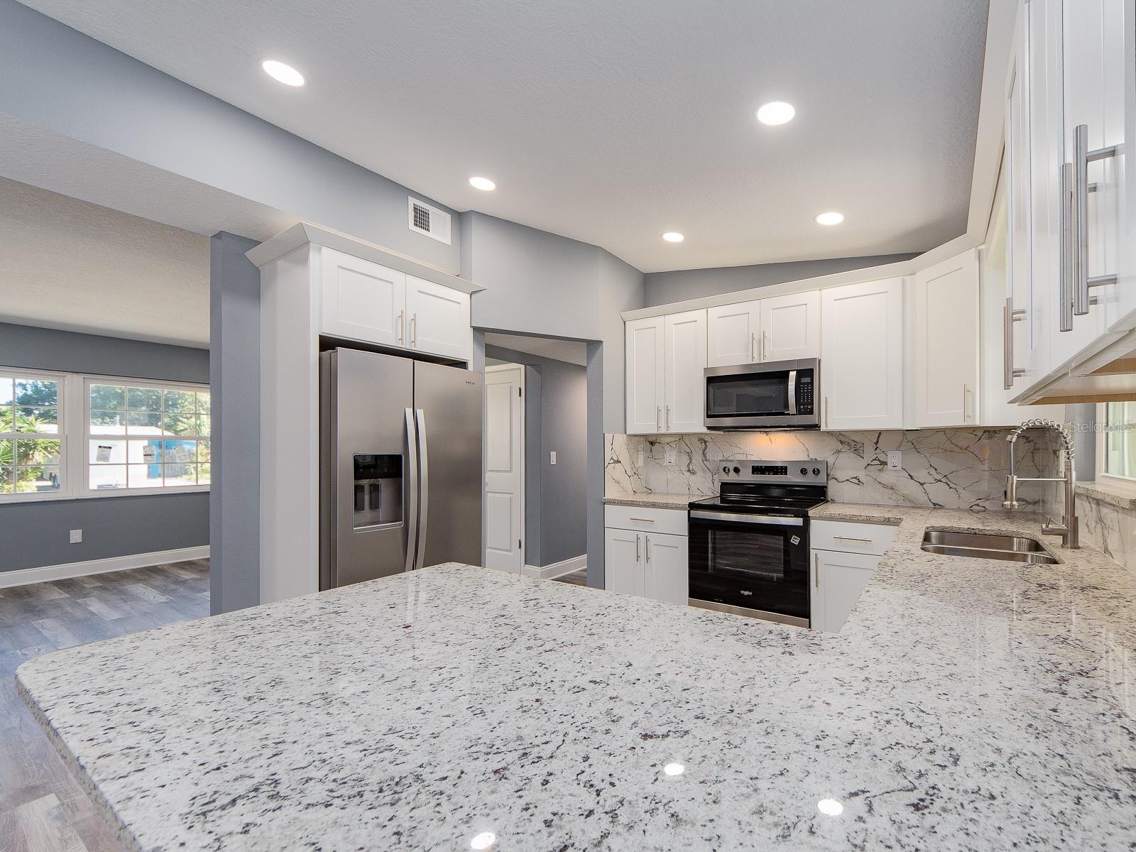 Image 11 of 29 For 1596 Evergreen Avenue