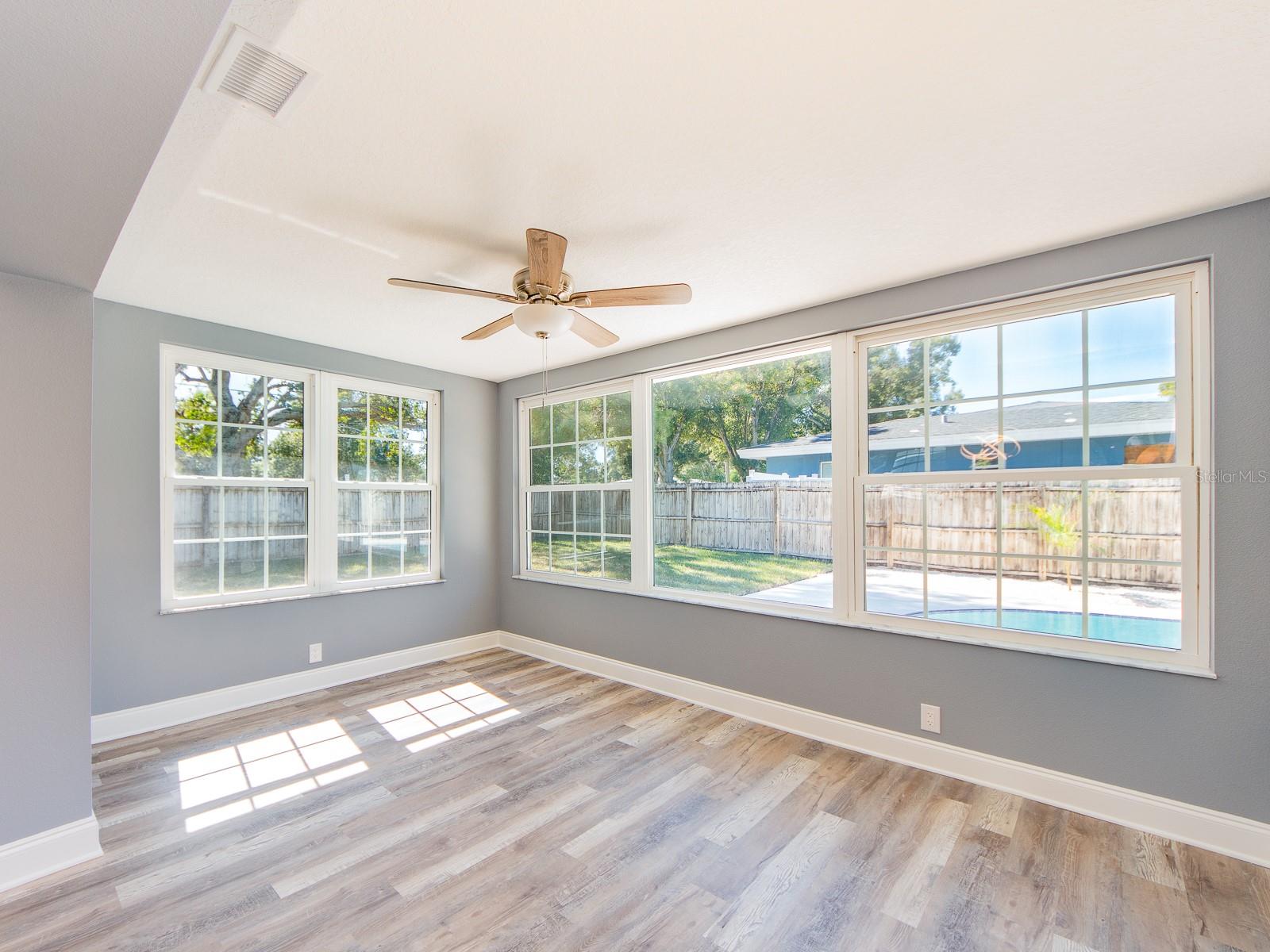 Image 12 of 29 For 1596 Evergreen Avenue