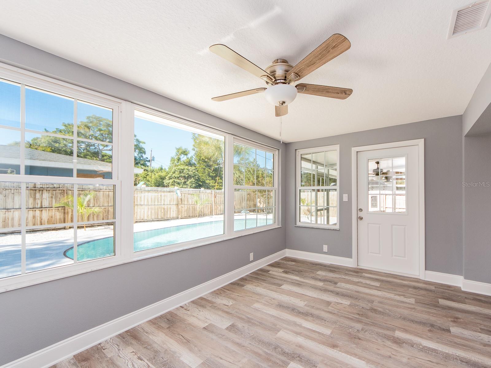 Image 14 of 29 For 1596 Evergreen Avenue