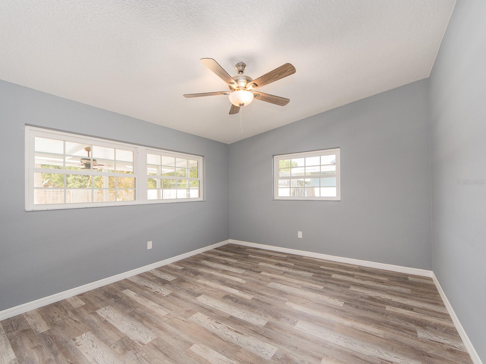 Image 15 of 29 For 1596 Evergreen Avenue