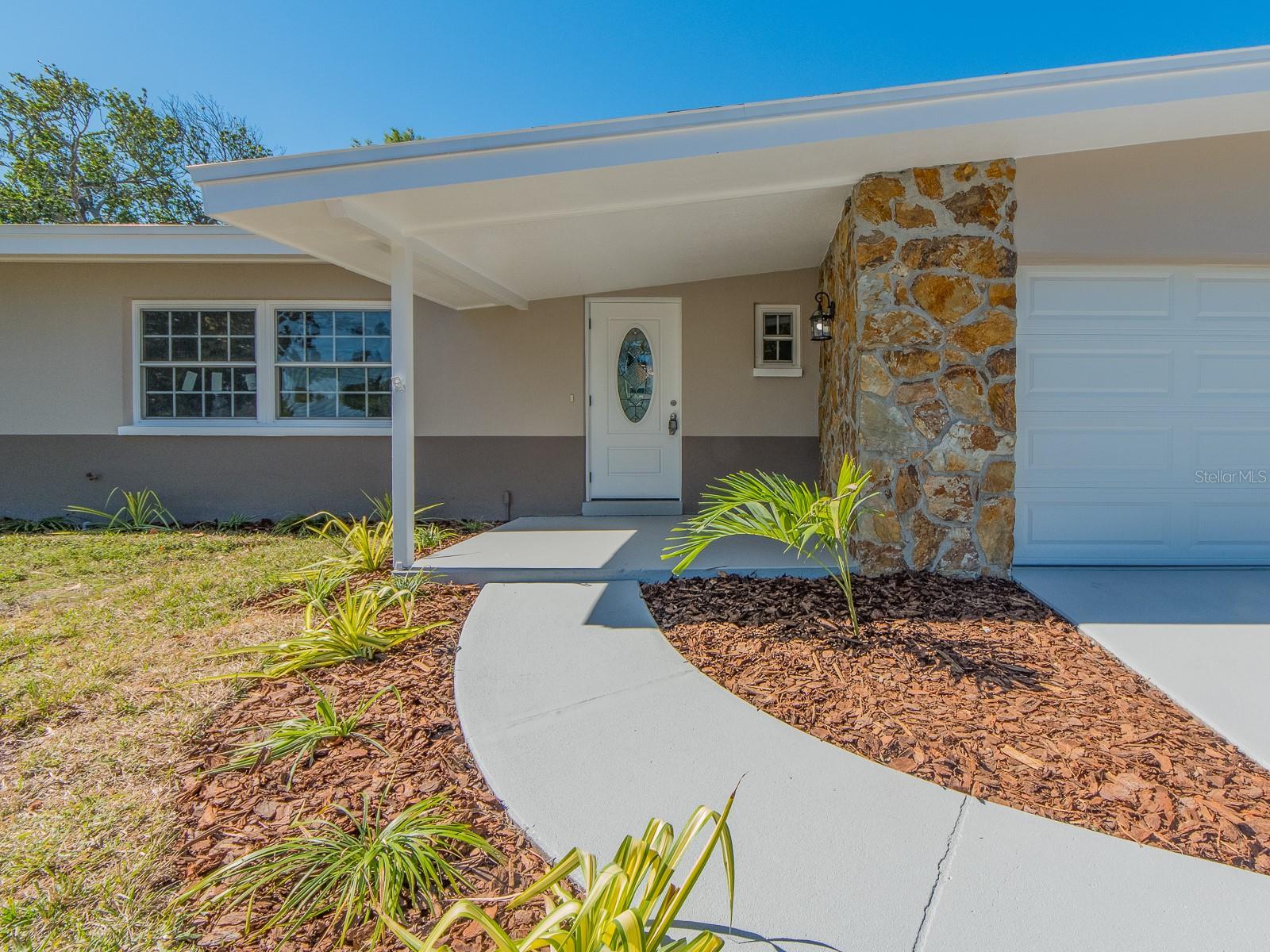 Image 2 of 29 For 1596 Evergreen Avenue